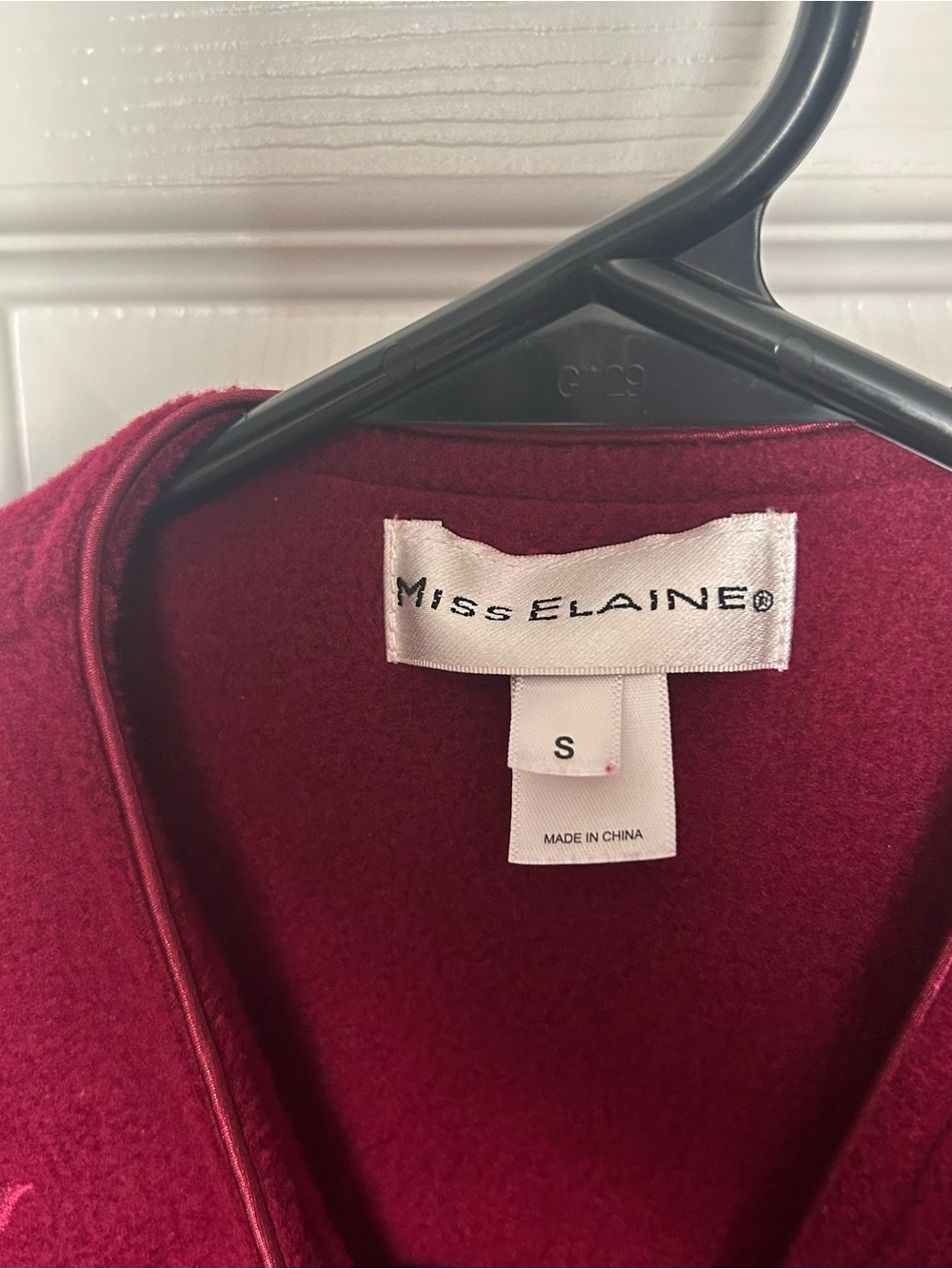 Burgundy miss elaine button up bathroom robe with floral embroidery size small - Picture 2 of 4
